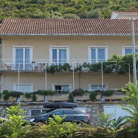 Klimatisiertes Barbara Apartment Trpanj